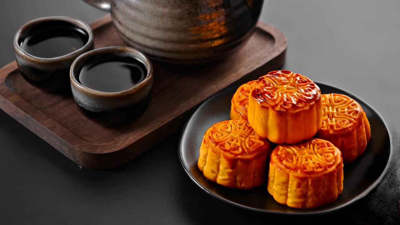 Mooncakes by lantern-light, What is the Mid-Autumn Festival?