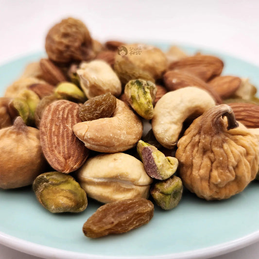 Trail Medley (Figs, raisins, baked cashews, almonds, pistachio kernels)